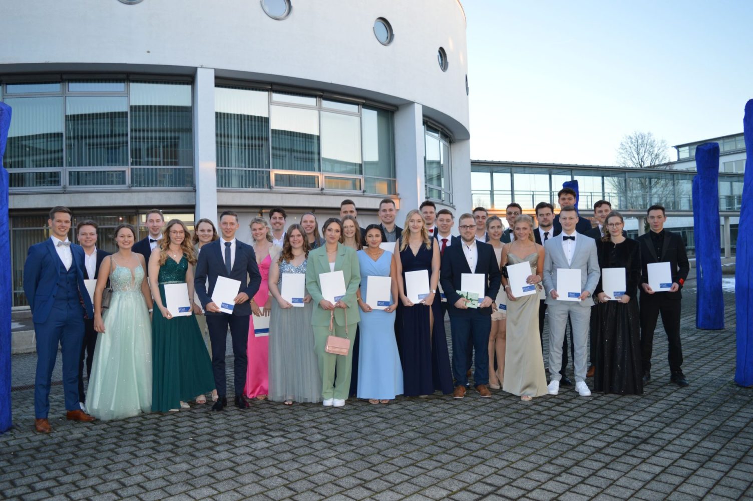 Bachelor_BWL_24_kompr. Bachelorabsolventen