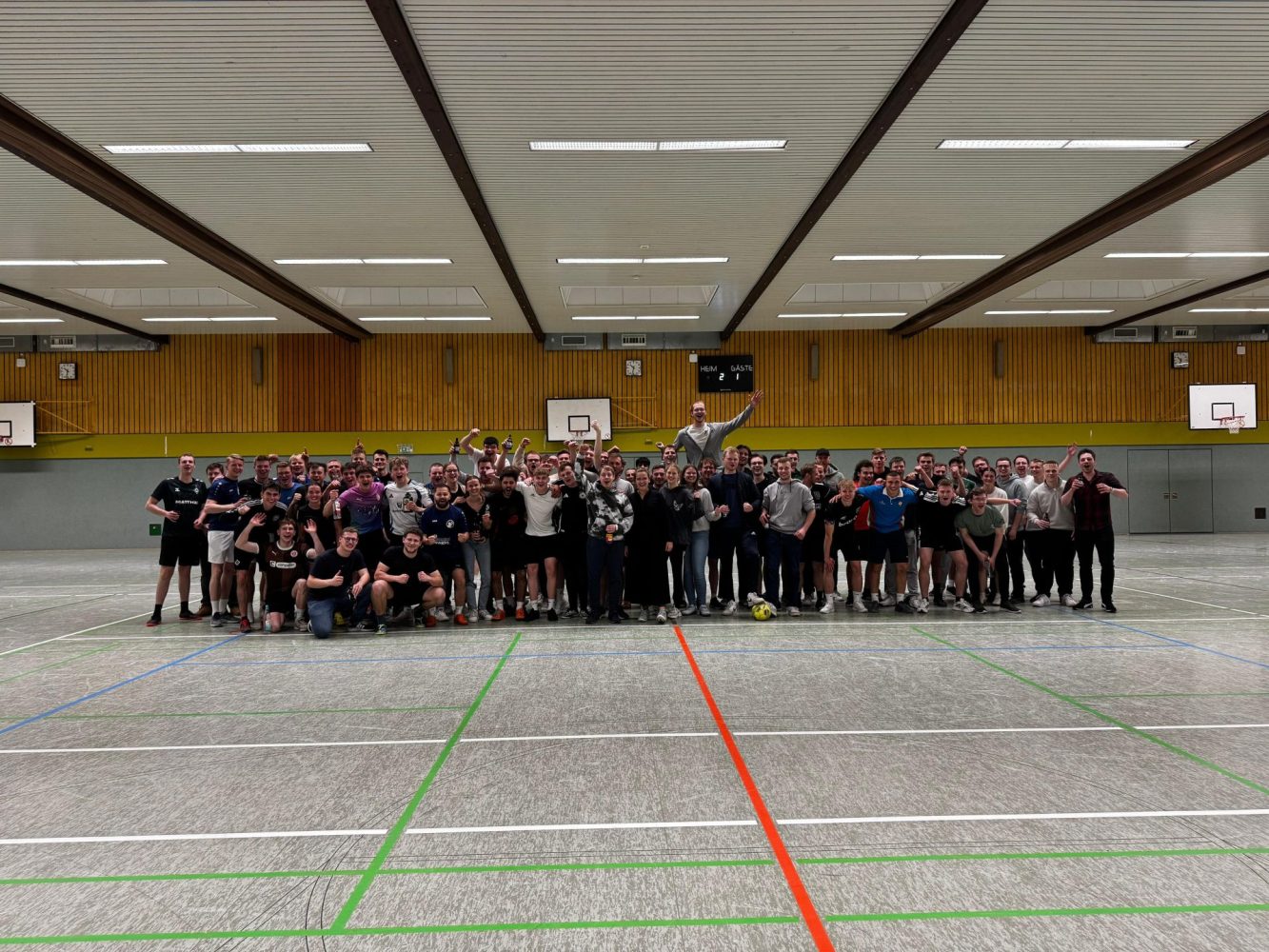 Gruppenfoto der teilnehmenden Studierenden beim PHWT-Fußballturnier 2025
