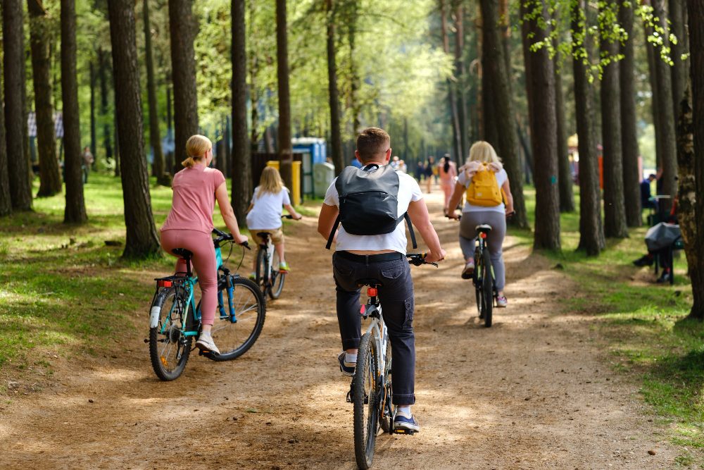 freizeitaktivitaeten-vechta fahrradgruppe im wald