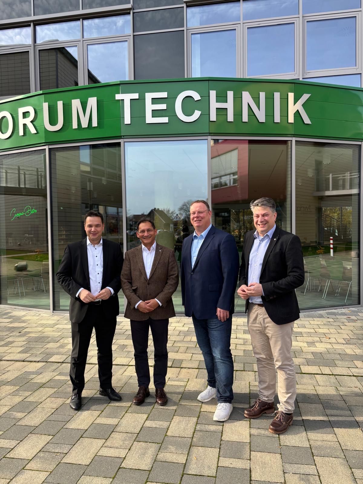 Landtagsabgeordnete Scharrelmann und Calderone zu Besuch an der PHWT in Diepholz Landtagsabgeordnete Scharrelmann und Calderone zu Besuch an der PHWT in Diepholz