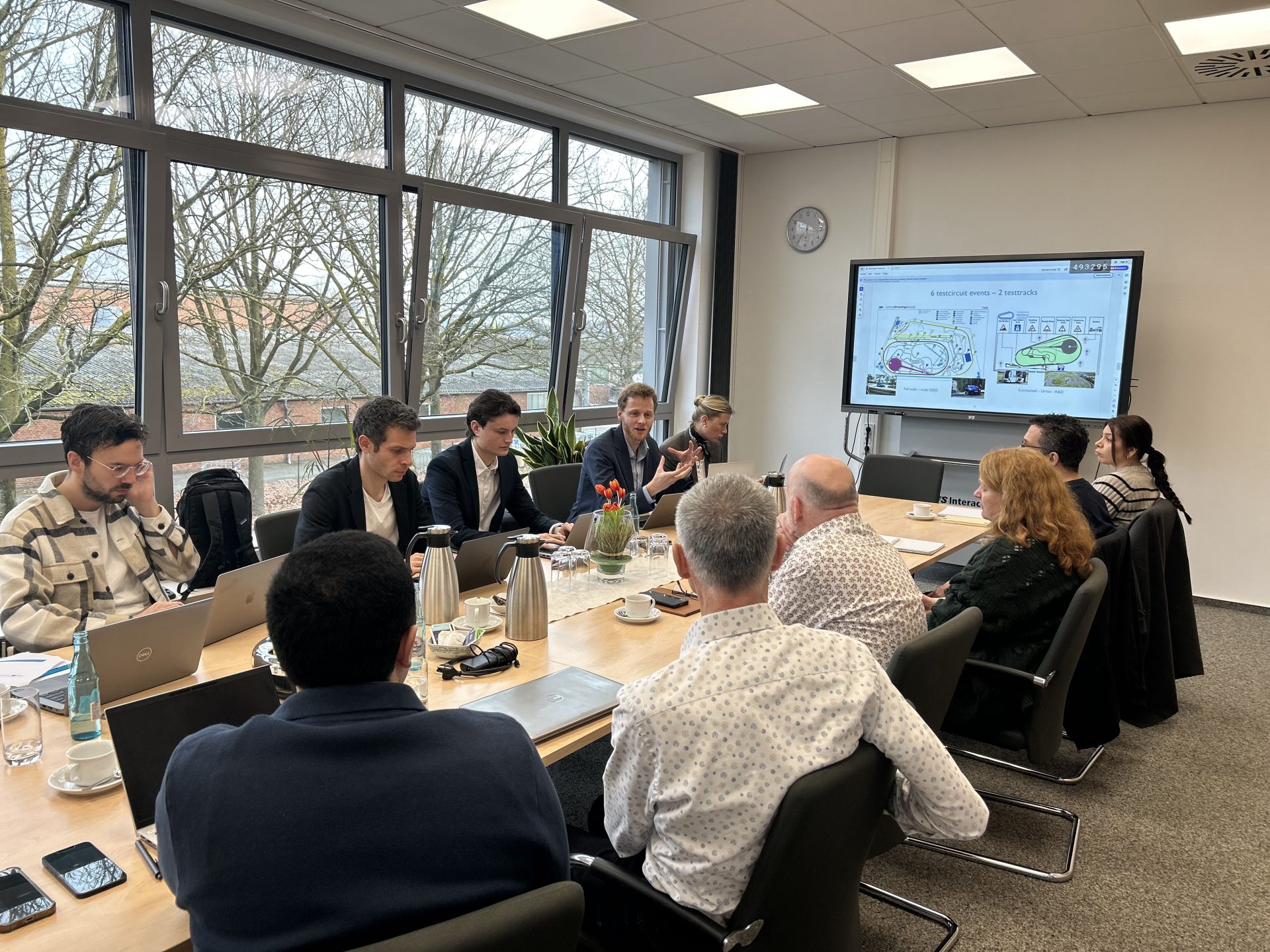 FLEX-Partner beraten an der PHWT ü FLEX-Partner beraten an der PHWT über nächste Schritte für den öffentlichen Verkehr von morgen