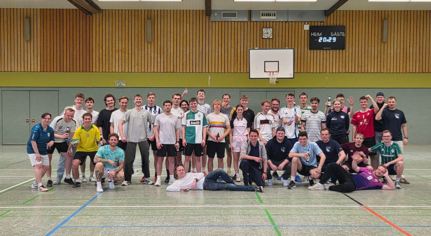 Gruppenbild_Fußballtunrier Das Fußballturnier der PHWT